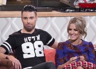 Rylan Clark在分享《X Factor》女星Caroline Flack的感人信息时情绪激动