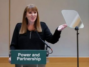 安吉拉·雷纳（Angela Rayner）誓言，英格兰每个地区都要选出一位在住房和交通方面拥有权力的市长